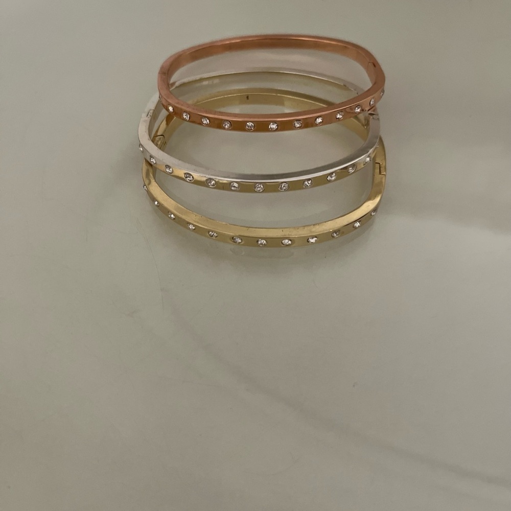 Elegant Tri-Color Bangle Set